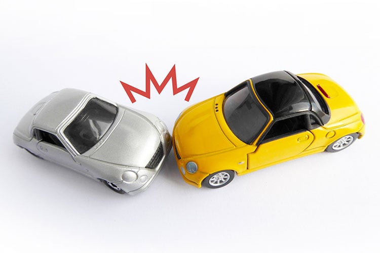 交通事故でのケガは保険適用です！